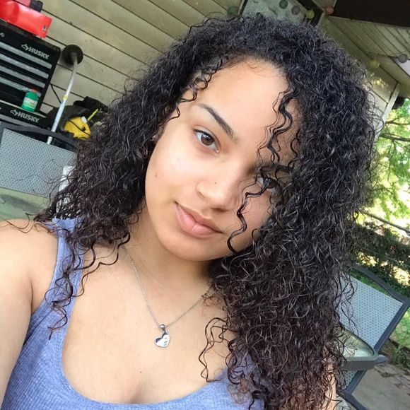 Meet your Posher, Destinee - Picture 2 of 2